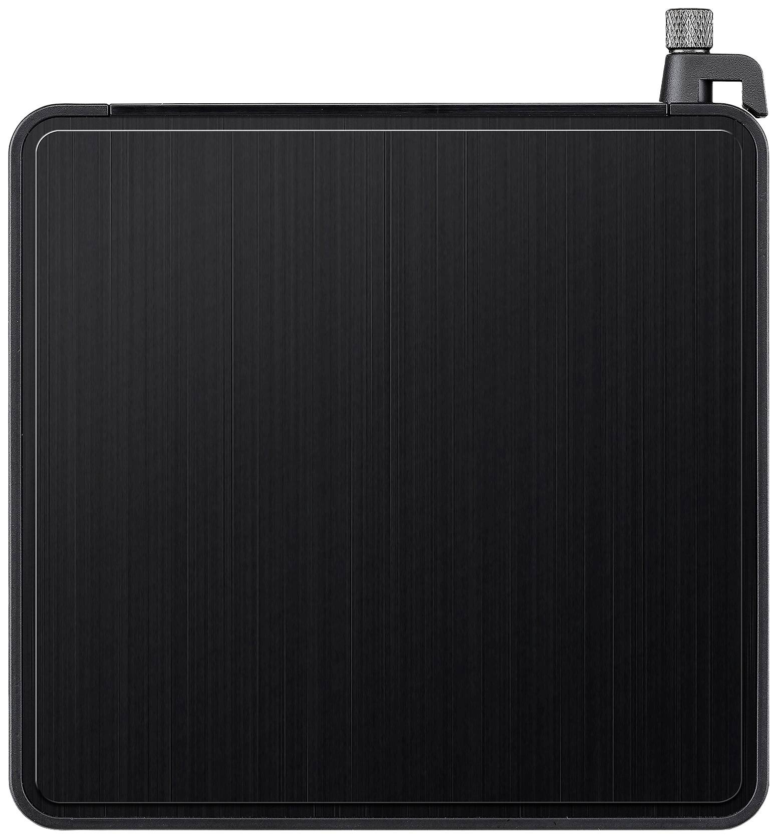 Ein schwarzes, quadratisches Solarpanel mit einer kleinen silbernen Schraube oder einem Knopf in der rechten oberen Ecke.