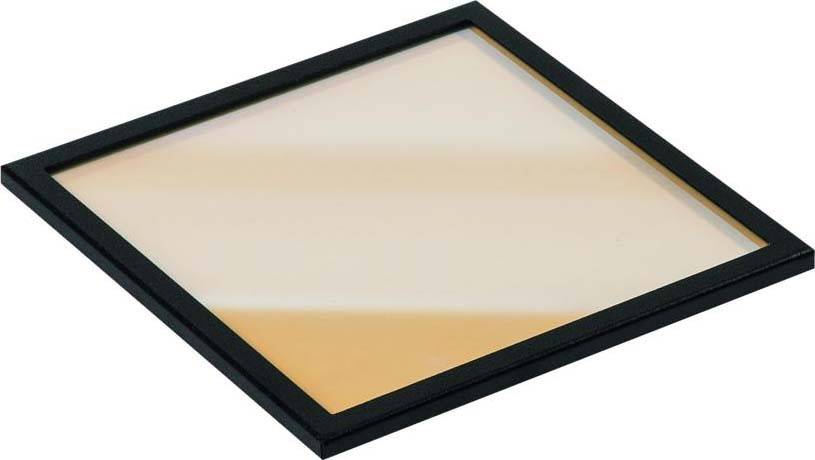 'Quadratischer Farbverlaufsfilter mit schwarzem Rahmen; der Verlauf reicht von transparent zu warmem Orangeton.'