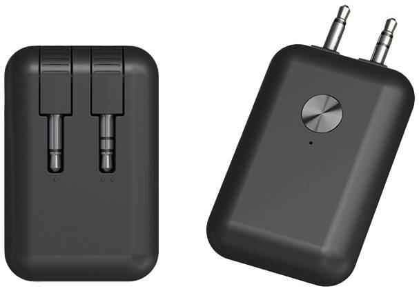 Schwarzer Bluetooth-Adapter mit zwei 3,5-mm-Steckern und einem zentralen Schalter. Geeignet für drahtlose Audioverbindungen in Flugzeugen.