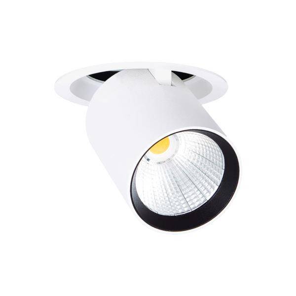 Eine schwenkbare, weiße Einbau-Deckenleuchte mit sichtbarer LED-Birne in einem runden Gehäuse.