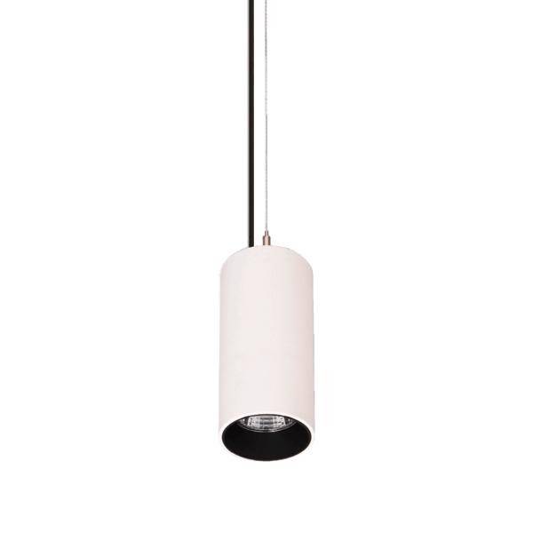 Hängelampe mit zylindrischem, weißem Schirm und schwarzem Kabel. Modernes Design, geeignet für Wohn- oder Esszimmer.