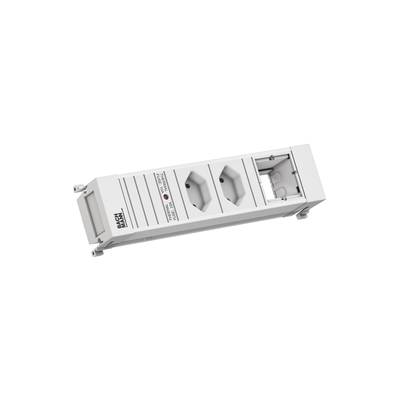 Ein weißer Steckdosenadapter mit zwei Steckplätzen und einem freien Fach; seitlich ist die Marke 'BACHMANN' erkennbar.