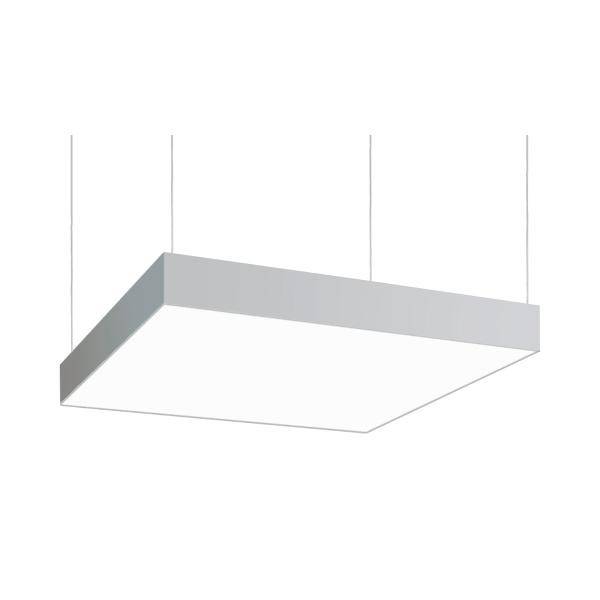 Ein rechteckiges, flaches Deckenlicht, das von vier dünnen Kabeln aufgehängt ist. Es hat ein minimalistisches Design.