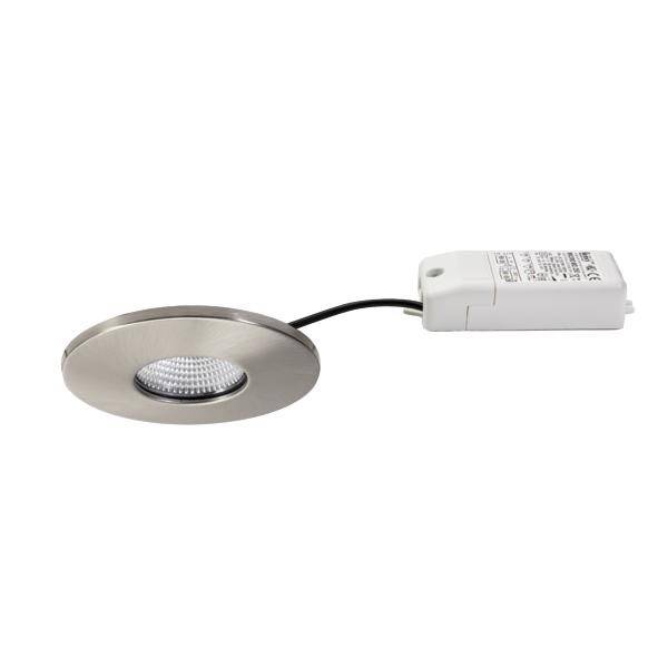 Ein runder LED-Deckenspot mit gebürstetem Metallfinish und einem angeschlossenen weißen Transformator, geeignet für Innenbeleuchtung.