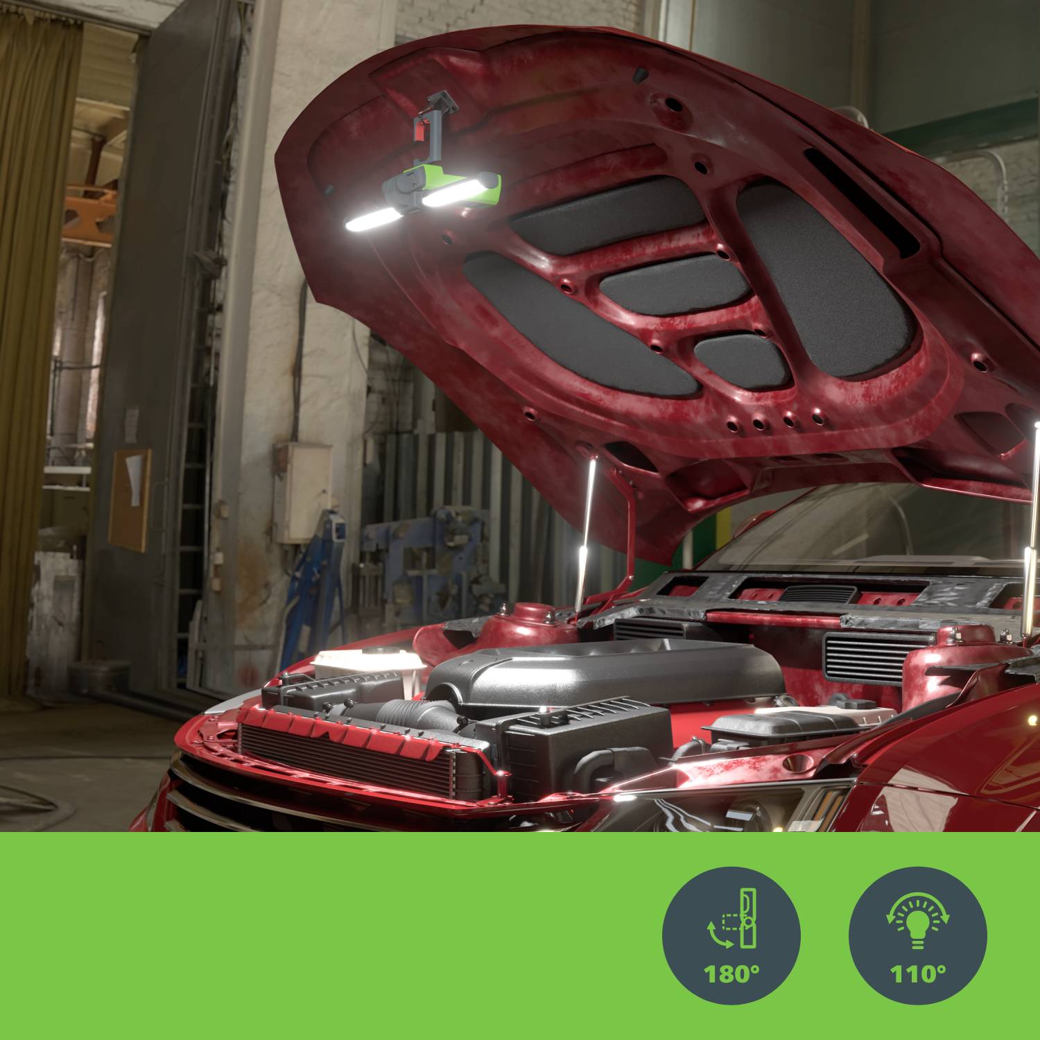 Ein Auto in einer Werkstatt mit geöffneter Motorhaube. Zwei leuchtende Werkstattleuchten beleuchten den Motorraum. Symbole für Beleuchtungswinkel und Intensität sind unten sichtbar.