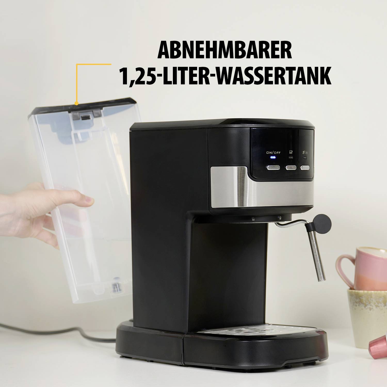 'Kaffeemaschine mit abnehmbarem 1,25-Liter-Wassertank.'