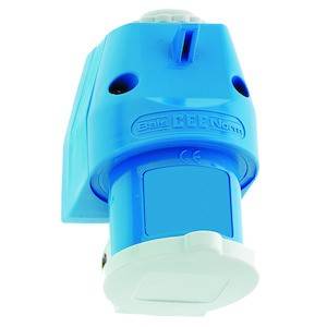 Ein blauer, mehrpoliger Steckverbinder.