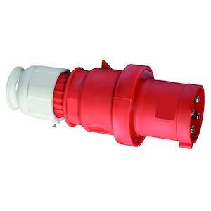 Roter dreipoliger Industriestecker mit weißem Griff, geeignet für hohe Stromstärken.