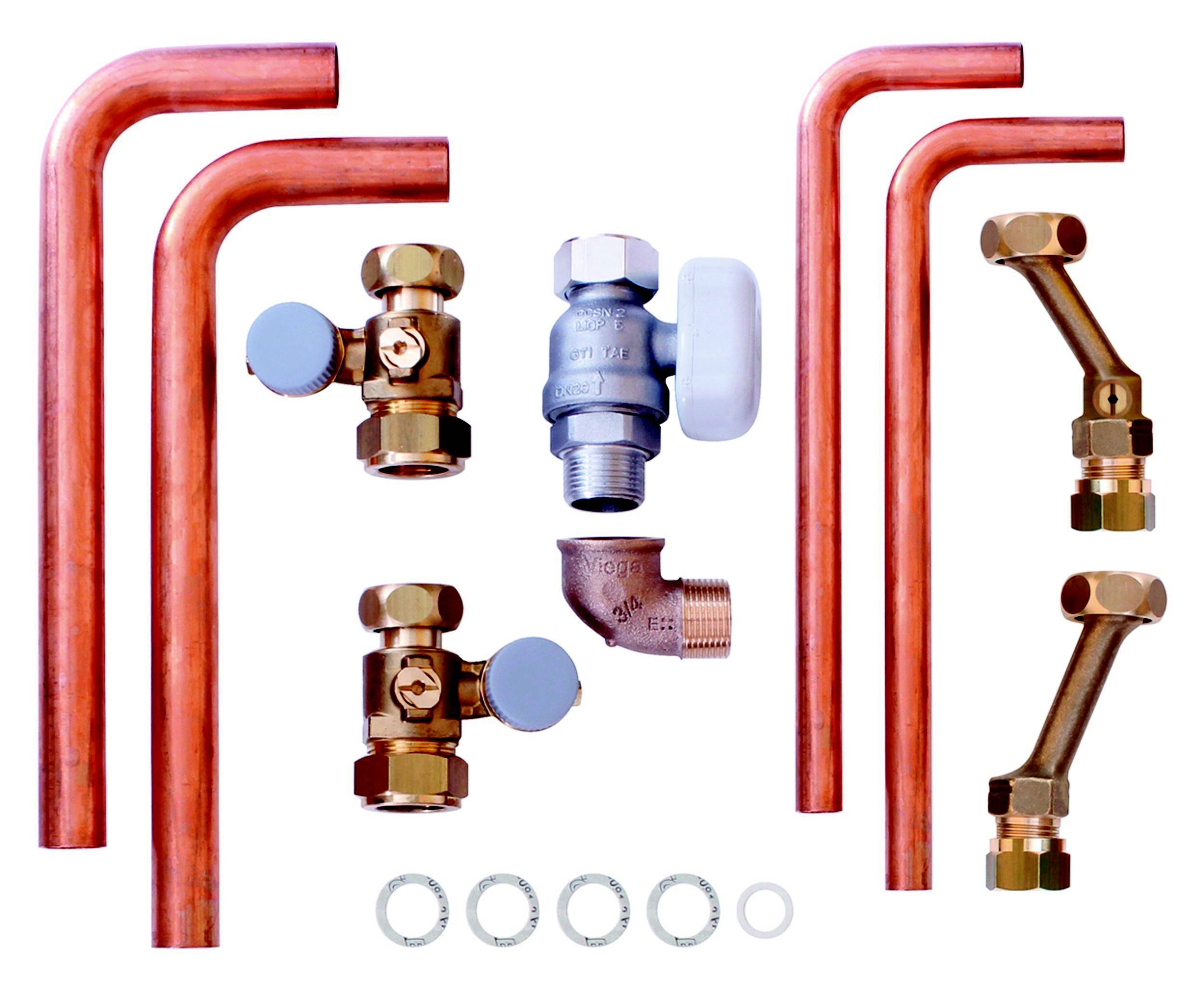 Kupferrohr-Set mit diversen Anschlüssen und Ventilen, Anordnung symmetrisch. Enthält Bögen, T-Stücke, Fittings und Dichtungsringe.