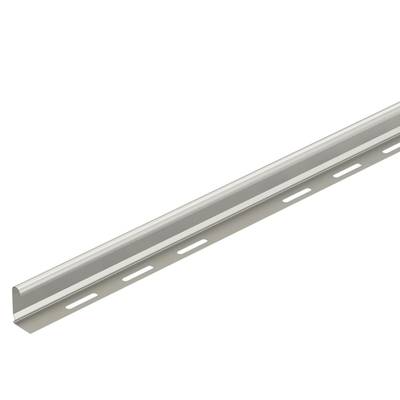 Aluminium-Profilleiste mit Schlitzen zur Befestigung von Geräten oder Materialien; seitliche Ansicht zeigt gleichmäßige Schlitze.