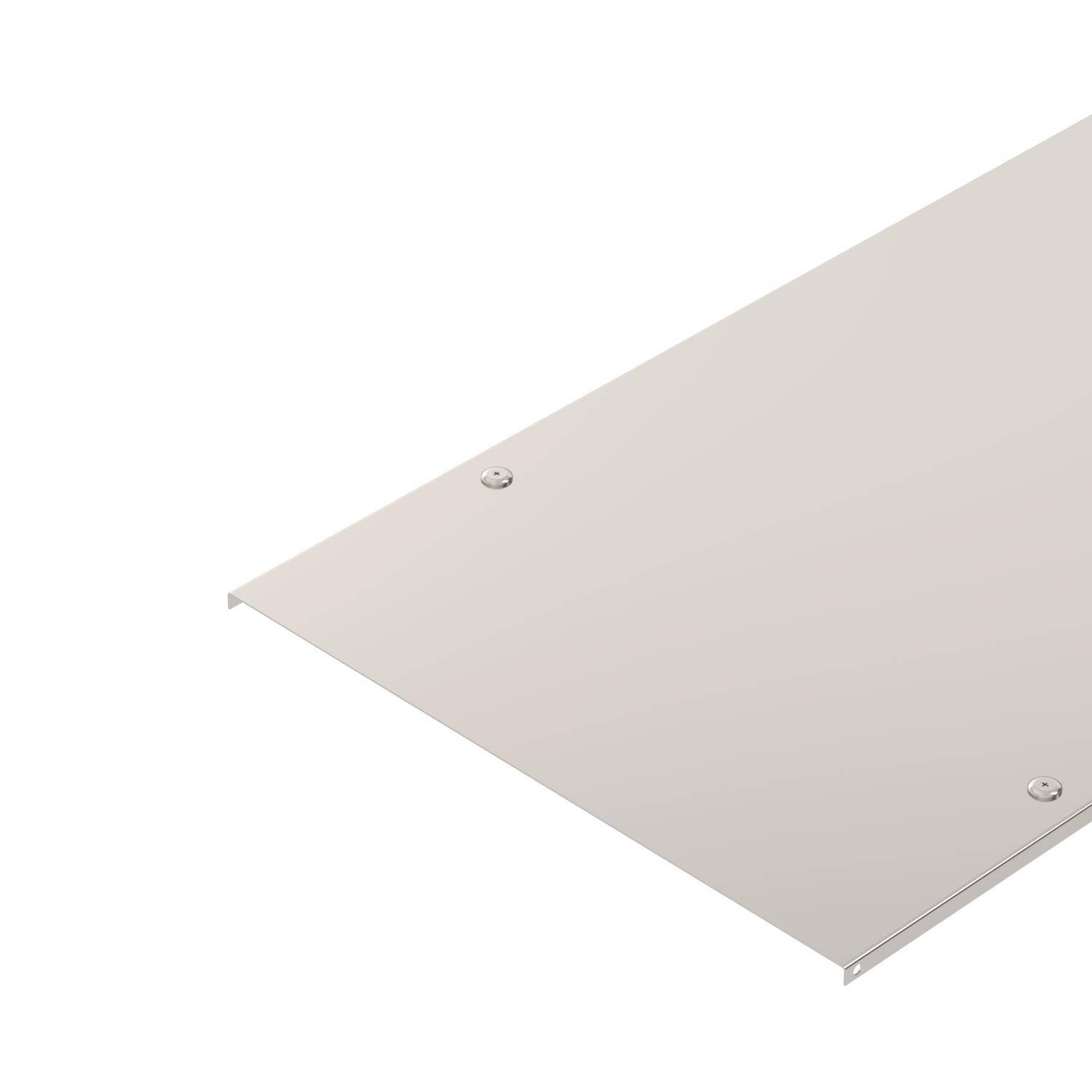 Eine flache, rechteckige Metallplatte mit abgerundeten Ecken und Schraubenlöchern in den Ecken.