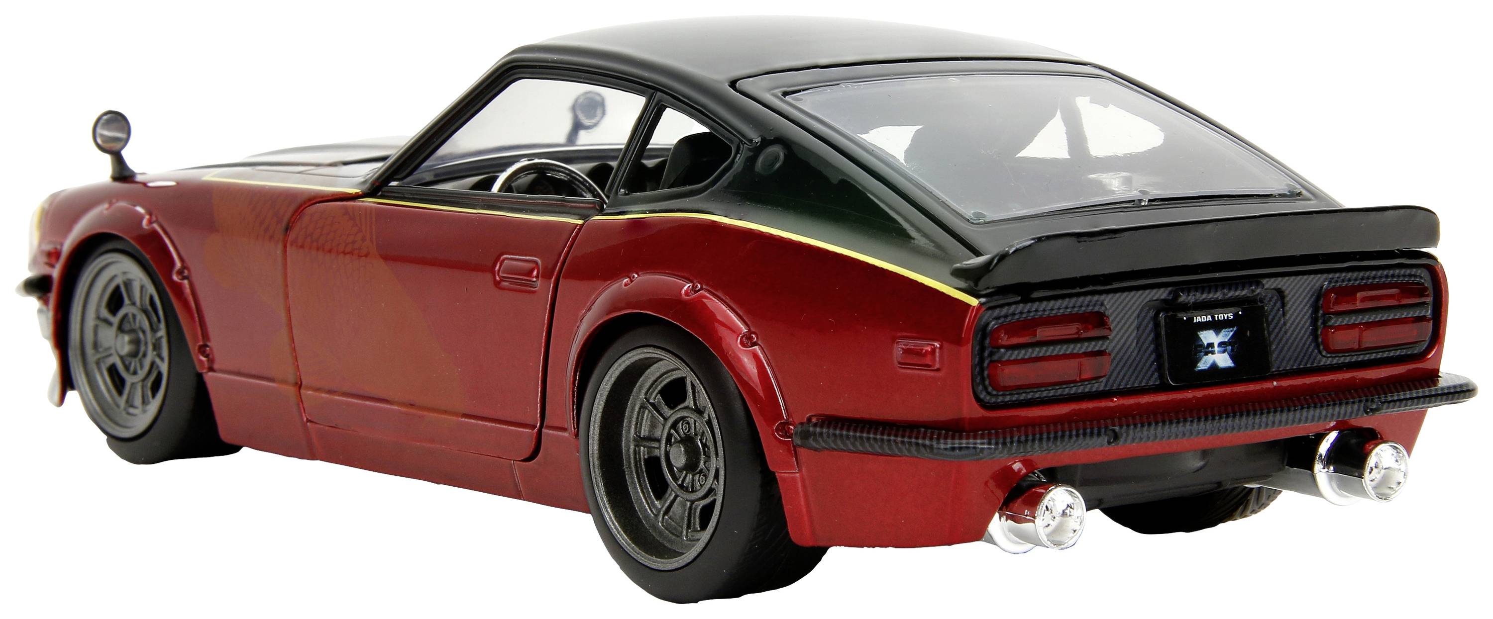 Sportwagenmodell in Rot und Schwarz, Rückansicht. Der Wagen hat markante Hinterlichter, glänzende Oberflächen und ein elegantes Design.