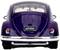 Lila Modellauto eines klassischen VW Käfers, von hinten gesehen. Tafelnummer 'Hollywood Rides'. Glänzende Oberflächen und Rücklichter sichtbar.