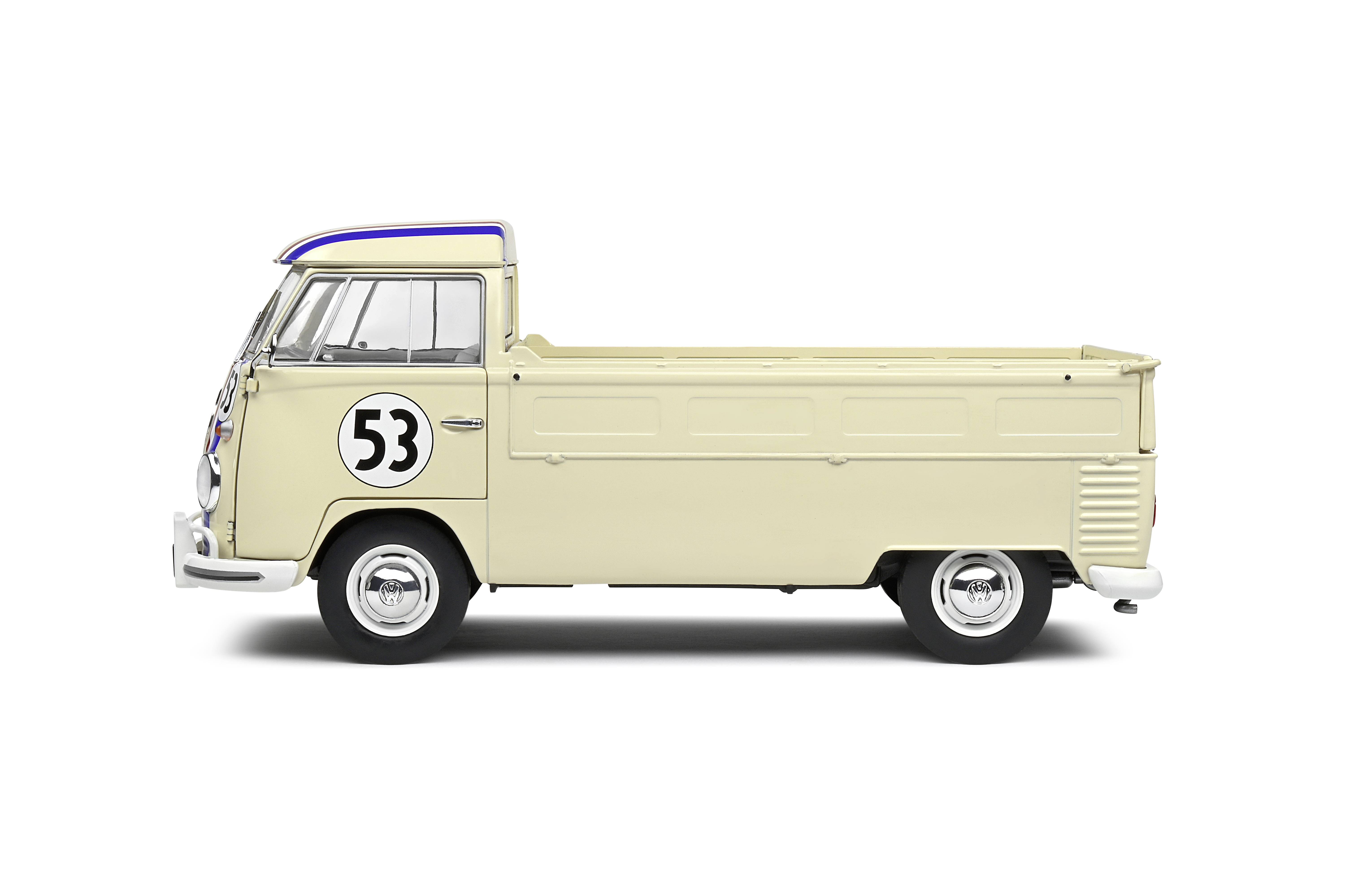 Ein cremefarbener, klassischer Pritschenwagen mit der Nummer '53' auf der Tür steht in seitlicher Ansicht auf weißem Hintergrund.