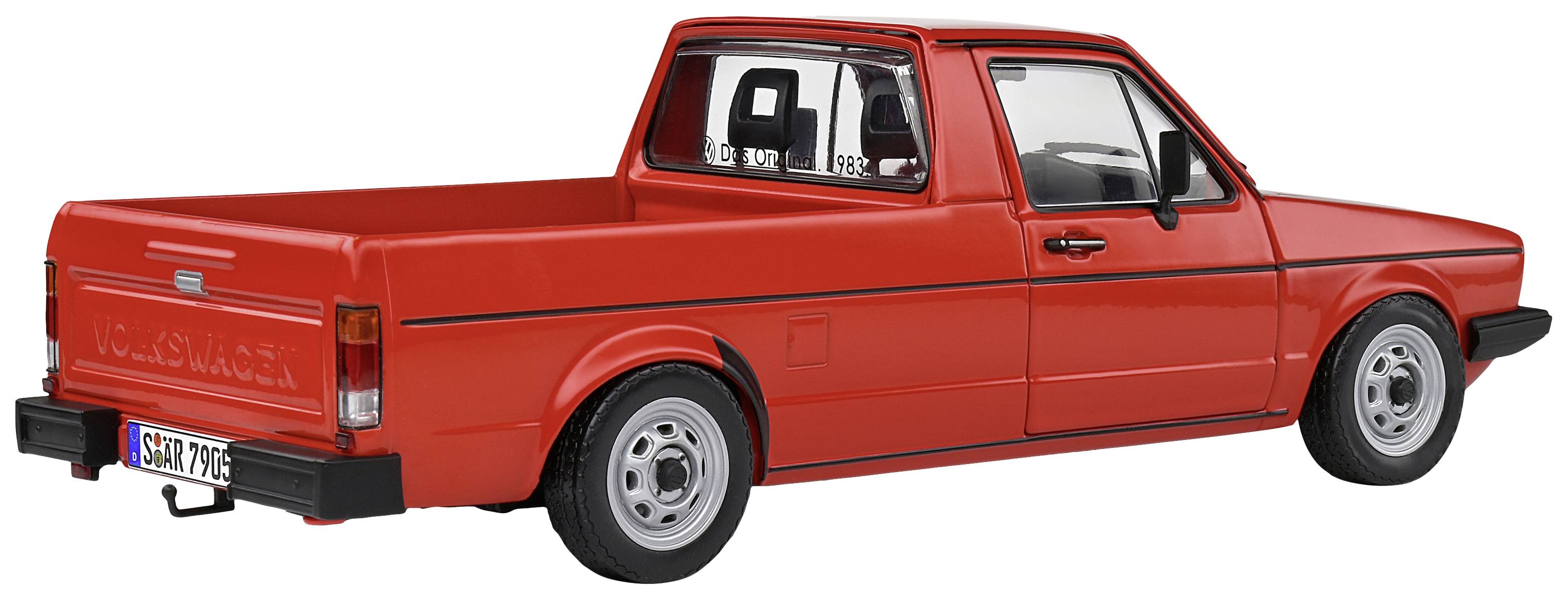 Ein roter Pickup mit offenem Ladebereich und zwei Türen, seitlich fotografiert, steht auf grauem Untergrund.