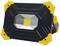 Schwarzer LED-Strahler mit gelben Ecken, auf Ständer. Eignet sich für Bauarbeiten oder Outdoor-Aktivitäten.