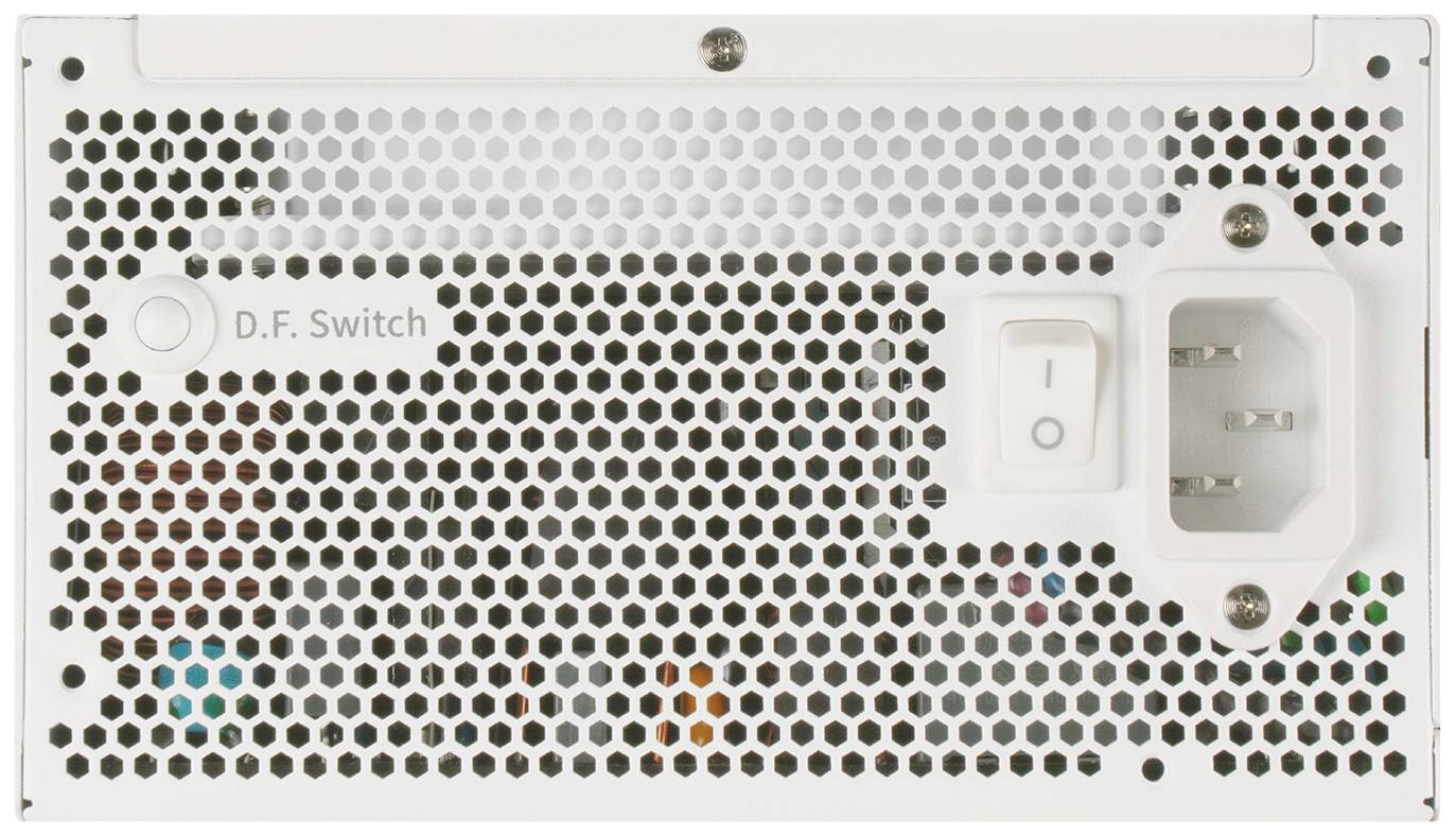 Netzteilrückseite mit Netzschalter, 'D.F. Switch' Taste und Steckanschluss. Lüftungsgitter dominiert die Oberfläche.