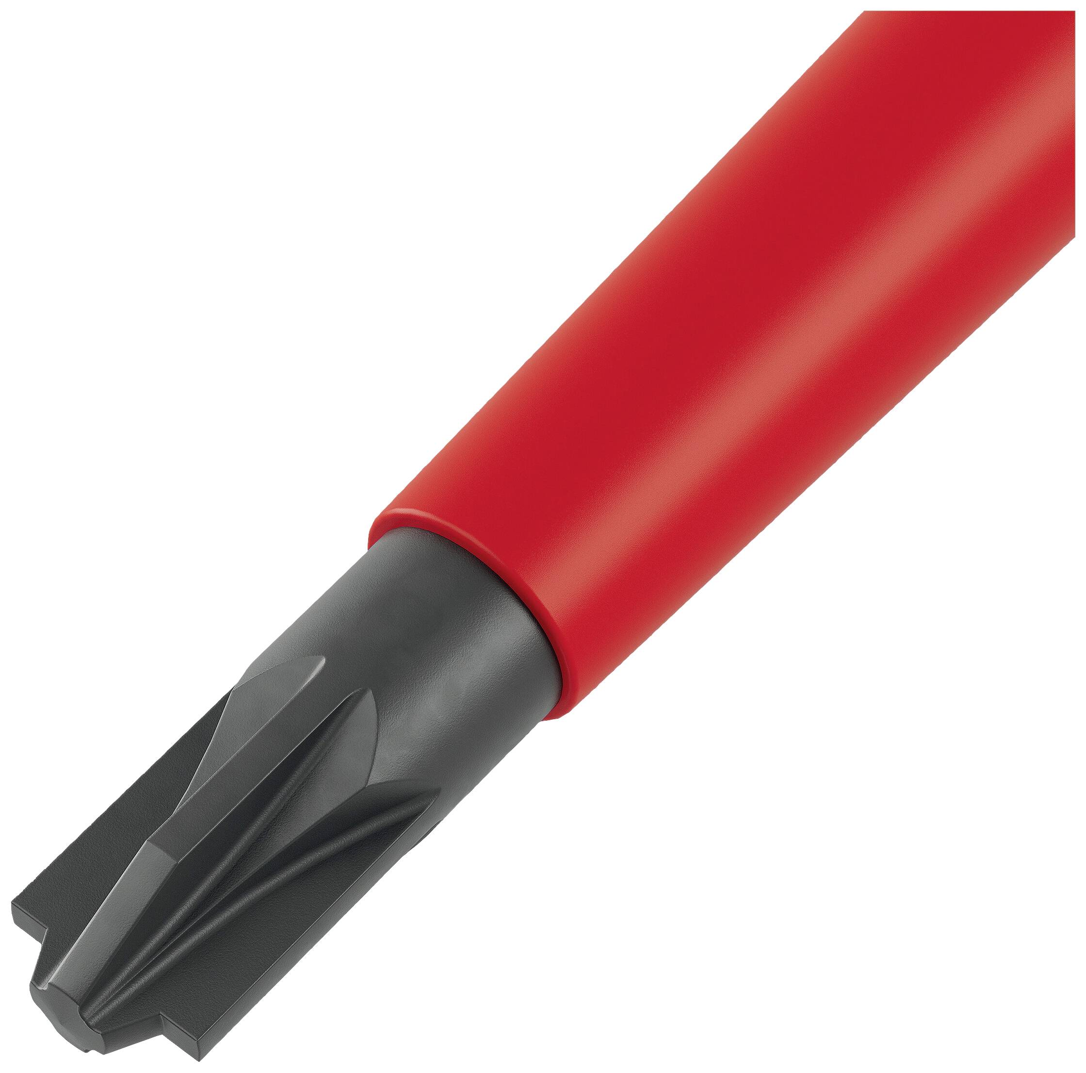 Ein roter Permanentmarker mit abgenommener Kappe und sichtbarer, abgeschrägter Spitze, geeignet für dauerhaftes Beschriften.