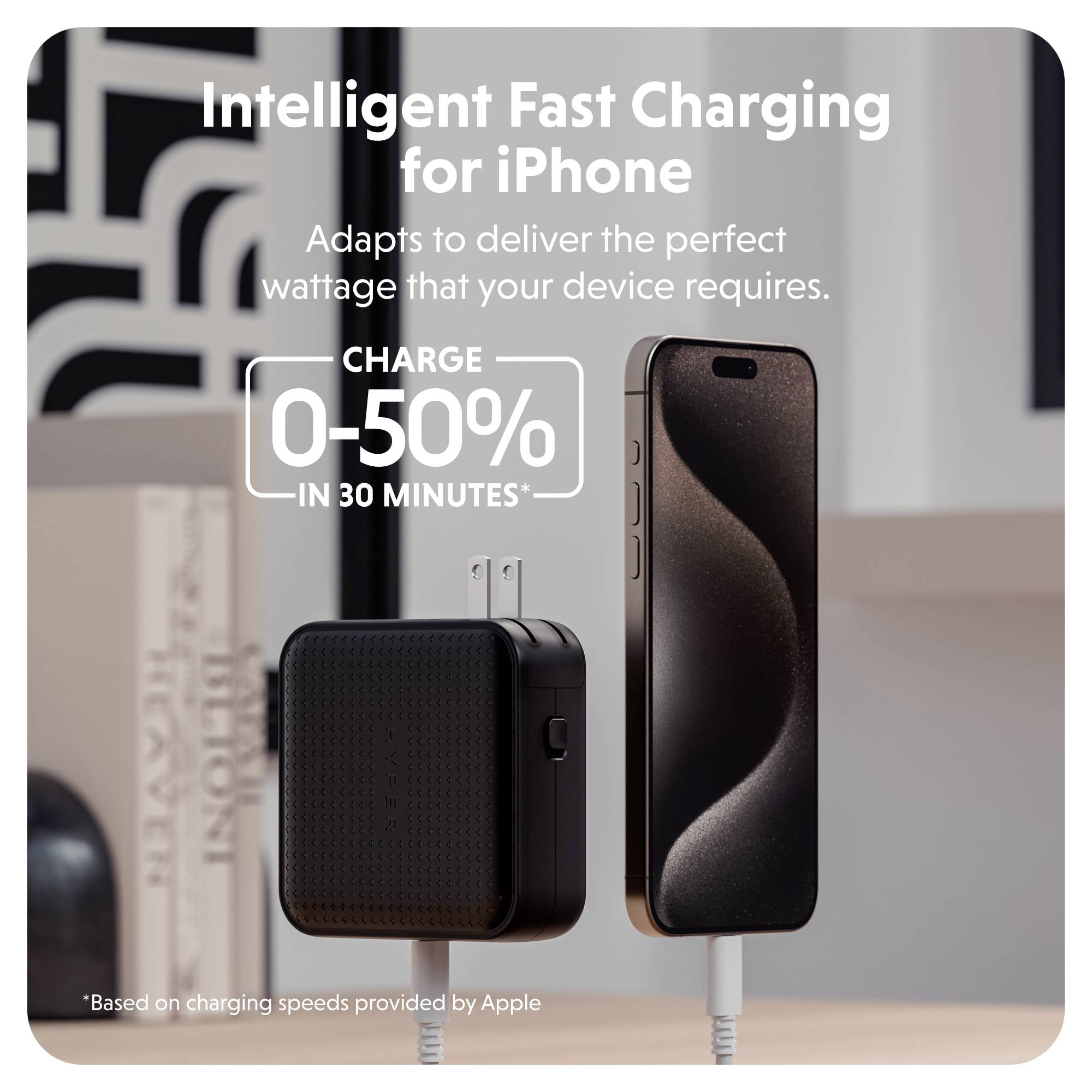 'Intelligentes schnelles Laden für iPhone: 0-50% in 30 Minuten. Passt die Wattzahl an. Ladegerät und iPhone abgebildet.'