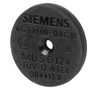 Rundes, schwarzes Siemens-Bauteil mit Seriennummer und Zertifizierungshinweisen; möglicherweise ein RFID-Tag für industrielle Anwendungen.