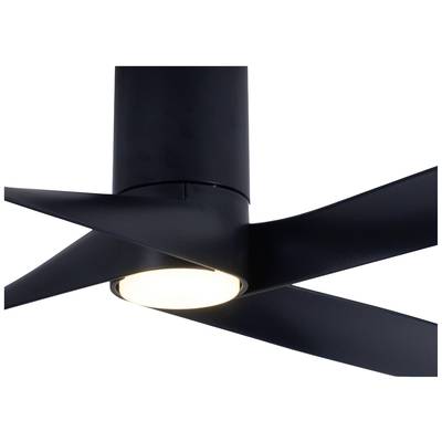 Schwarzer Deckenventilator mit drei geschwungenen Flügeln und integrierter Leuchte, modern und minimalistisch gestaltet.