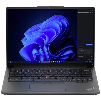 Ein Laptop mit geöffneter Windows 11-Benutzeroberfläche. Der Bildschirm zeigt das Startmenü mit dem Windows-Logo im Hintergrund.