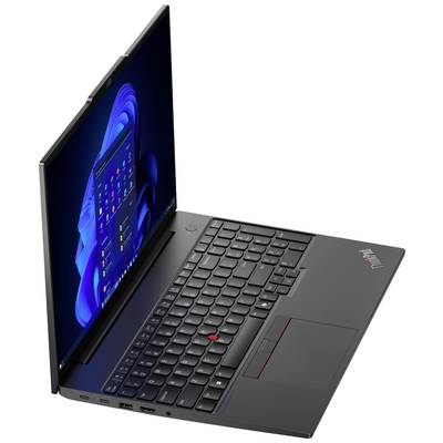 Ein Laptop mit aufgeklebtem Bildschirm zeigt eine geöffnete App auf einem blauen Hintergrund. Die Tastatur ist hervorgehoben.