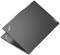 Grauer Lenovo ThinkPad Laptop, teilweise geöffnet, von oben gezeigt. Markenlogo sichtbar auf der Ecke des Laptopdeckels.