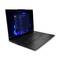 Ein schwarzer Laptop mit geöffneter Anzeige zeigt ein Windows-Betriebssystem. Auf dem Bildschirm sind Datenschutzeinstellungen sichtbar.