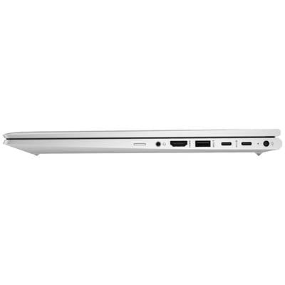 Ein silberner Laptop von der Seite, zeigt mehrere Anschlüsse: HDMI, USB, USB-C und einen Kopfhöreranschluss.