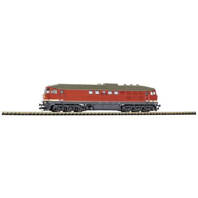 Ein rotes Modellbau-Eisenbahn-Lokomotive steht auf einem Gleis. Sie hat ein robustes Design mit detaillierten Rädern und markanten Lüftungsgittern.