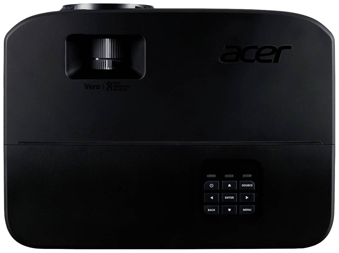 Ein schwarzer Projektor mit einer Linse oben links und Bedienknöpfen unten rechts auf der Vorderseite, Marke 'Acer' sichtbar.