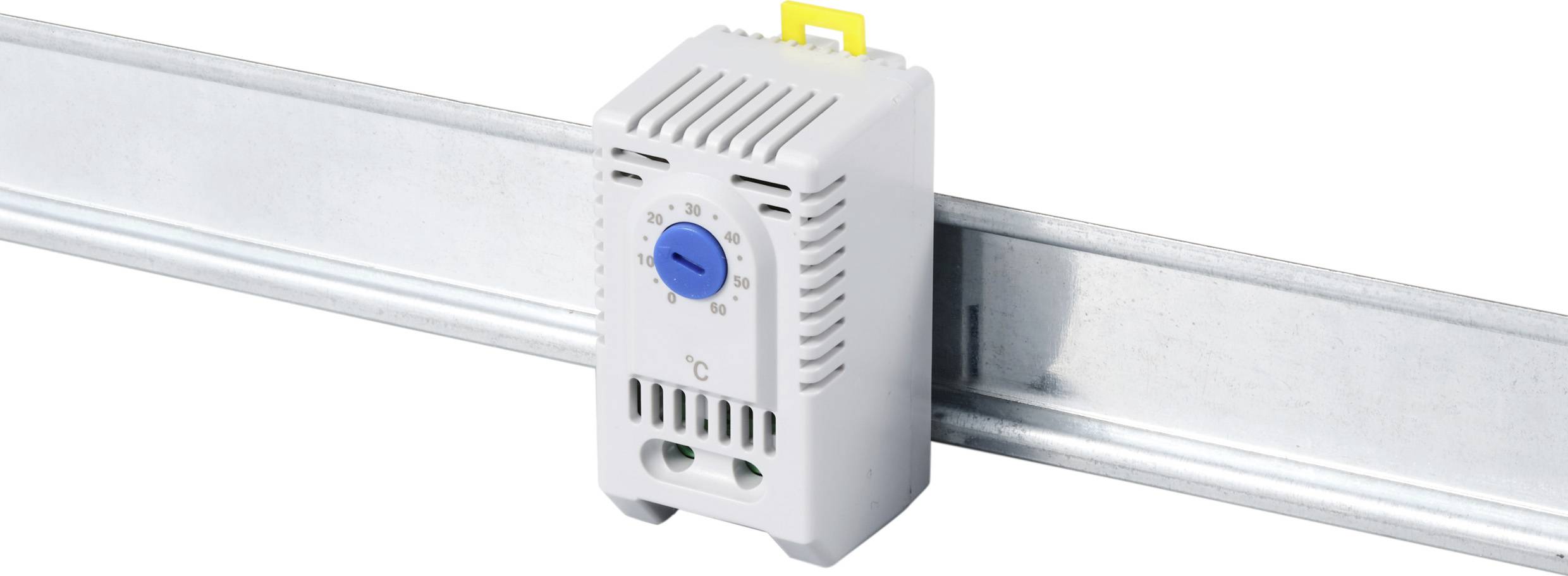 Ein graues Thermostatgehäuse mit blauer Einstellskala, montiert auf einer Metallschiene.