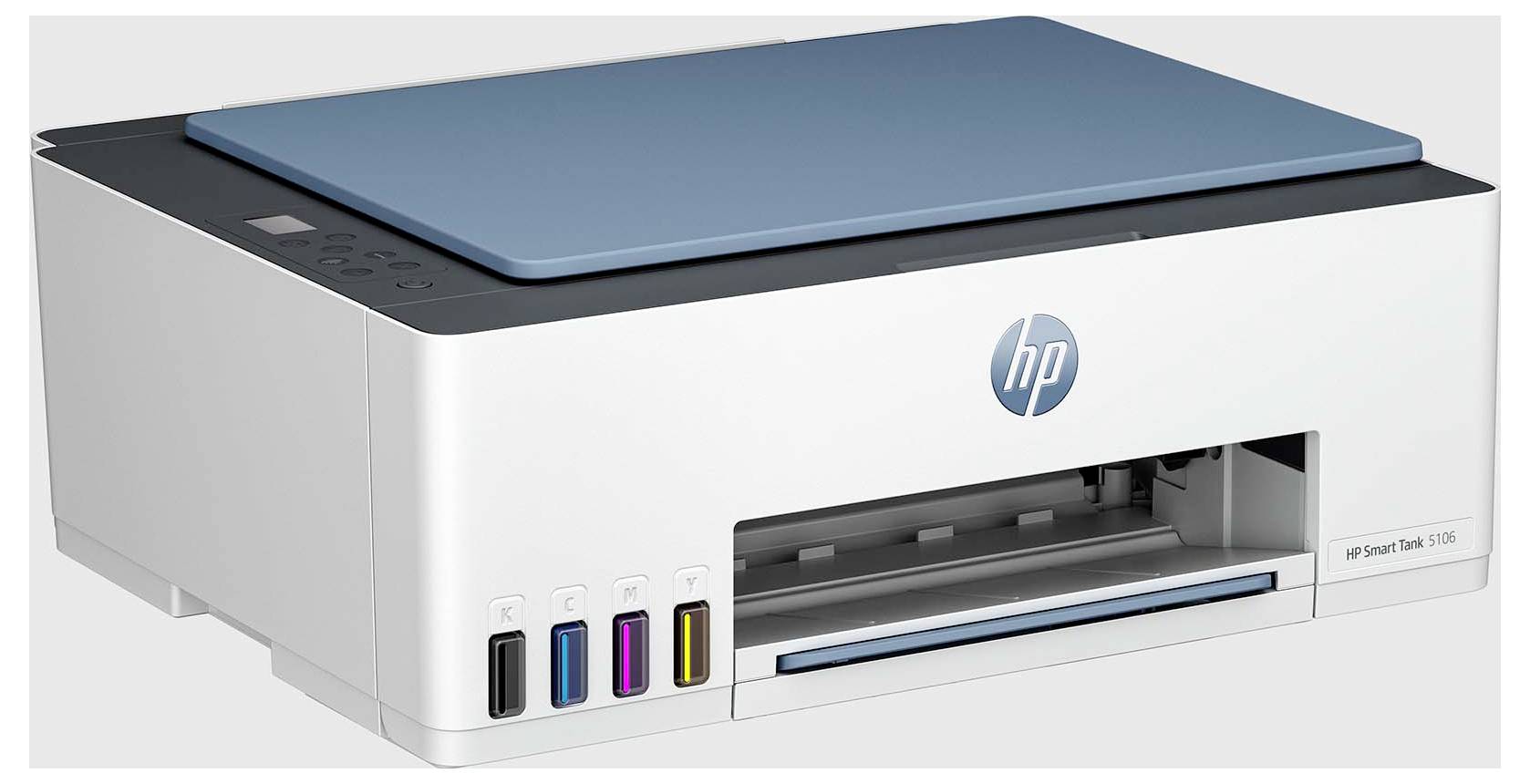 Frontansicht eines HP Smart Tank Multifunktionsdruckers mit Tintenstandanzeigen auf der linken Seite und geöffnetem Papierausgabefach.