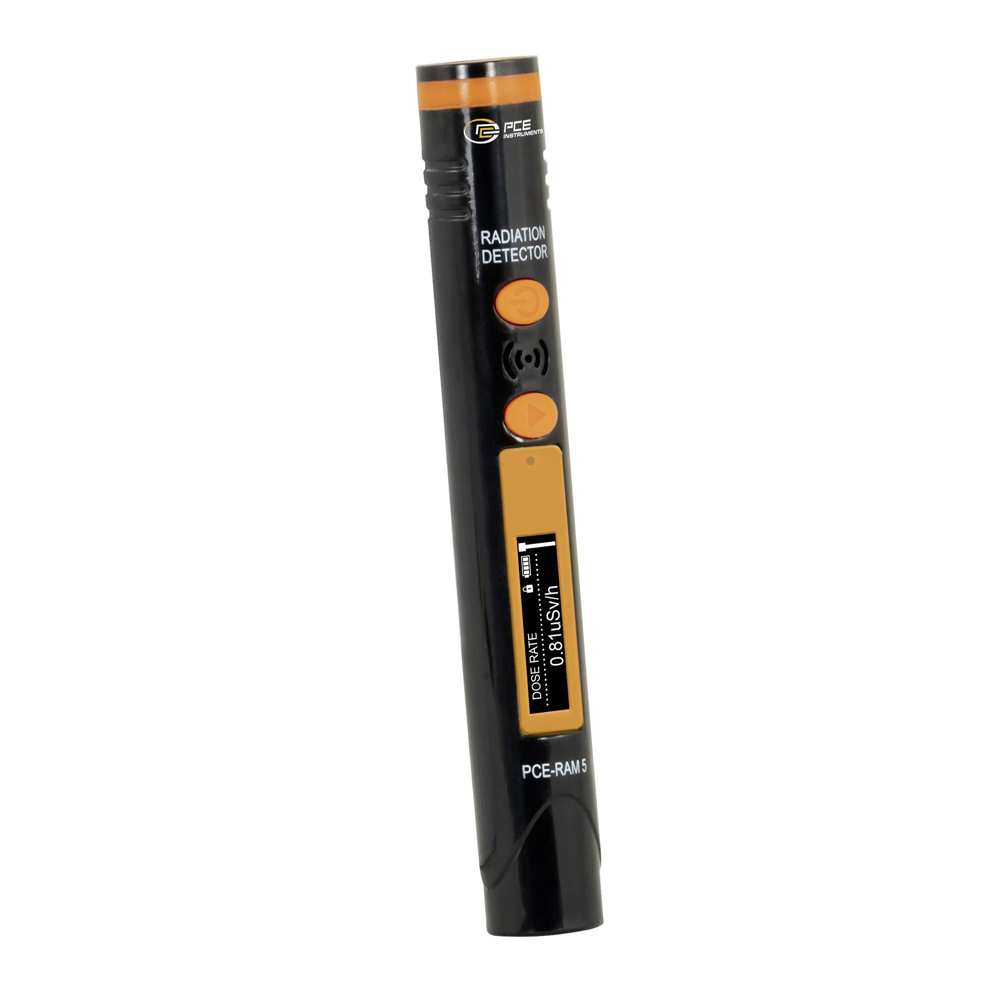 Tragbares Strahlungsmessgerät-Stabmessgerät, schwarz und orange, beschriftet mit „RADIATION DETECTOR" und „PCE-RAM 5" auf weißem Hintergrund.