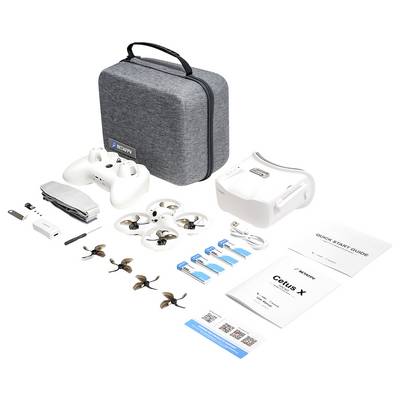 FPV-Drohnen-Set mit Controller, Brille, Drohne, Ersatzpropellern, Akku, Ladegerät und Handbüchern. Alles in grauer Tragetasche.