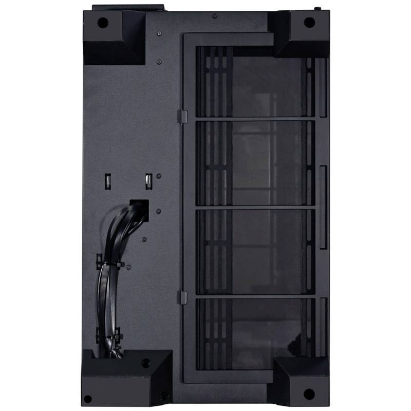 Schwarzes PC-Gehäuse von unten betrachtet, zeigt Kabelmanagement und Netzteilbereich. Spielothekgrill sichtbar durch Gitter.