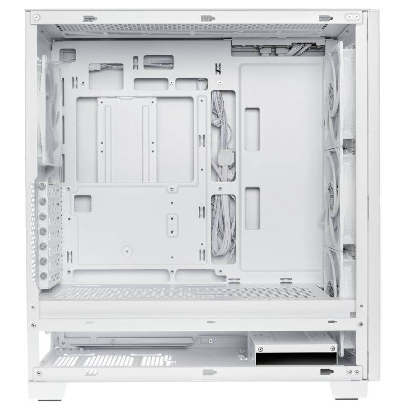 Leeres Computergehäuse in Weiß, seitliche Ansicht. Innerer Bereich zeigt Halterungen für Hardware-Komponenten und Kabelmanagement.