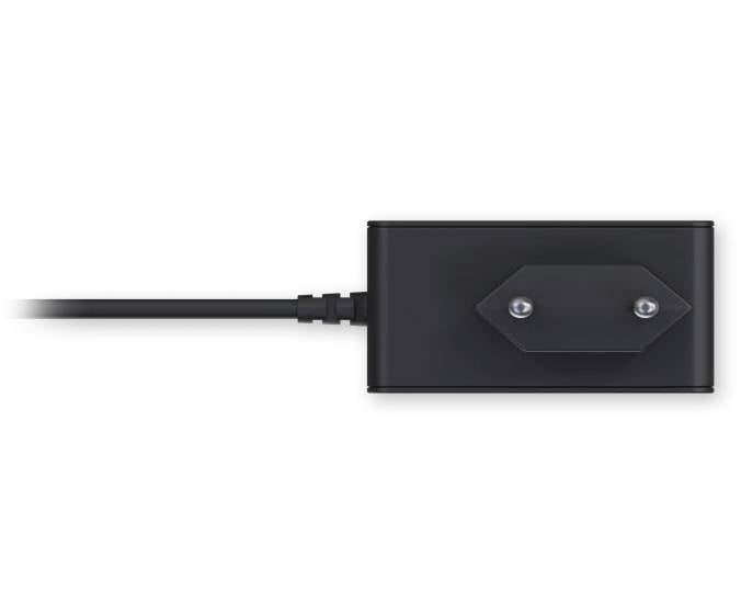 Ein schwarzes elektronisches Gerät mit Kabelanschluss, rechteckiger Form und zwei sichtbaren Schrauben auf der Vorderseite.