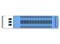 Ein blauer USB-Stick mit weißen und schwarzen Elementen wird von oben gezeigt. Sein schlankes Design dominiert das Bild.