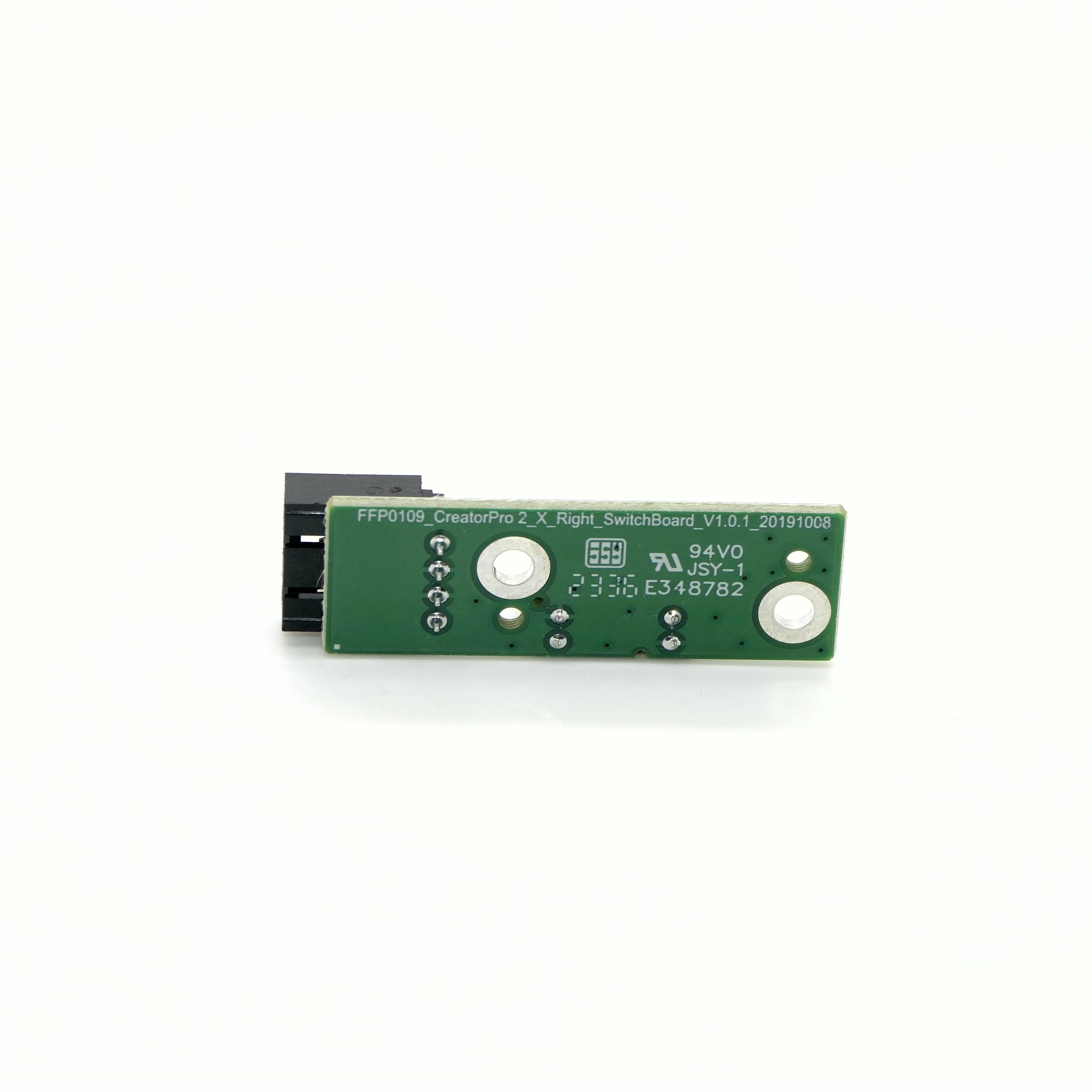 Kleines grünes Schaltbrett mit schwarzem Steckverbinder, bedruckt mit 'CreatorPro Z-X Right, SwitchBoard V1.01_20191008'.