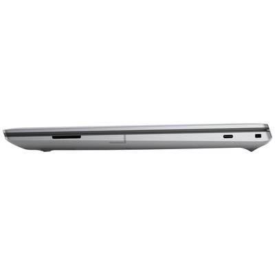 Ein silberner Laptop von der Seite, zeigt Anschlüsse und Lüftungsschlitze auf der Rückseite.