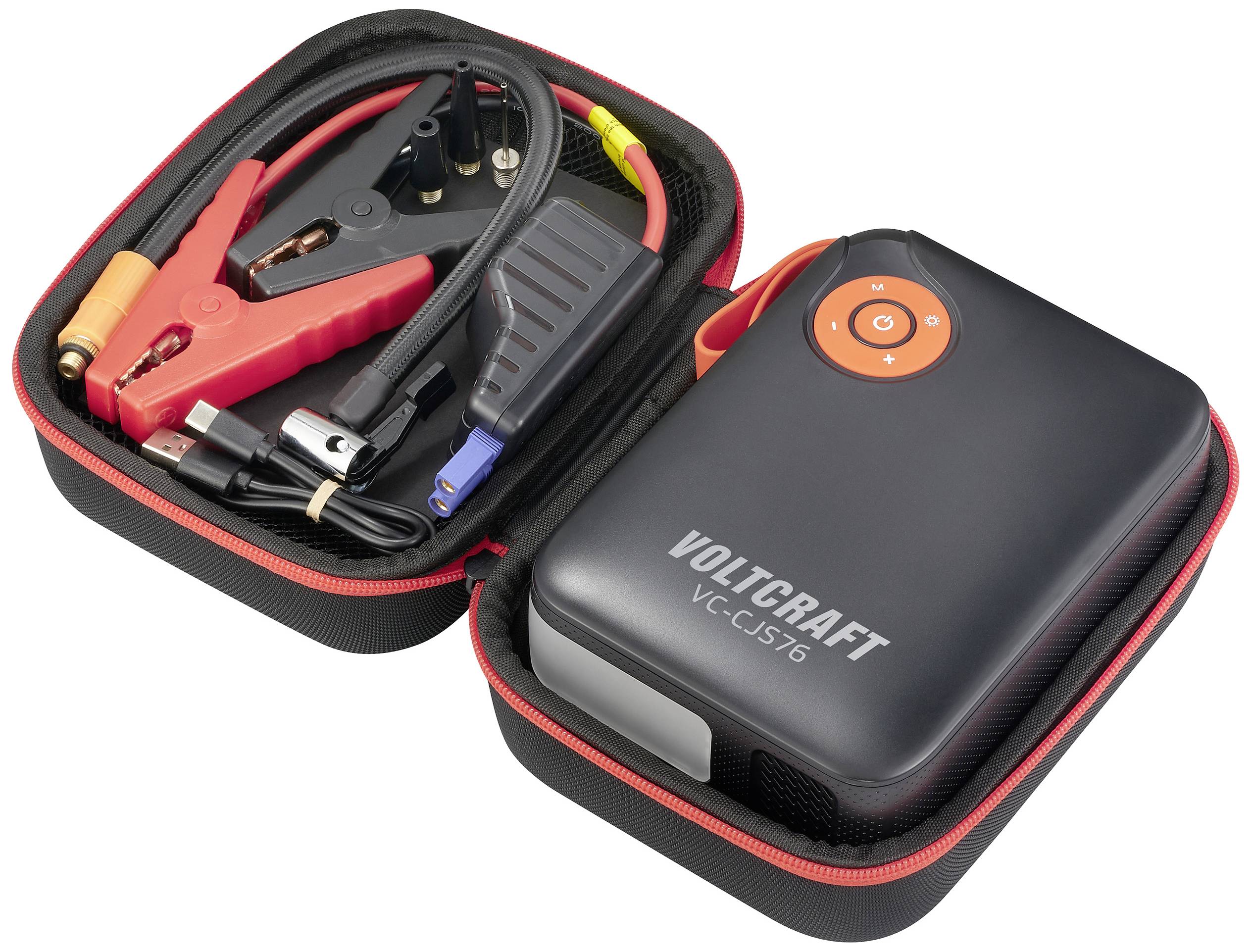 Eine tragbare Autobatterie-Starthilfe in einer Aufbewahrungstasche, inklusive Kabeln und Anschlüssen, Markenname 'Voltcraft VC-CJS16'.