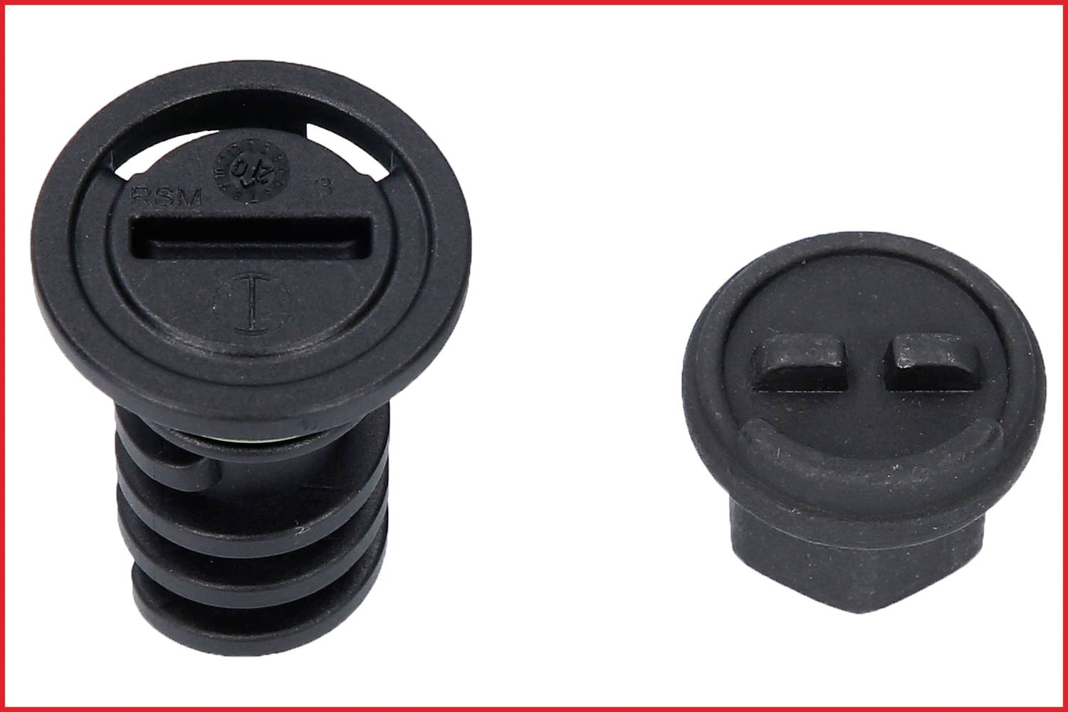 Zwei schwarze Kunststoffteile, eines mit vertikalen Rillen und rundem Kopf, das andere klein und flach mit zwei rechteckigen Erhebungen.