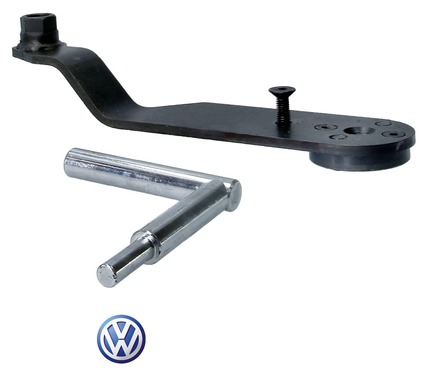 Ein schwarzer Metallhebel mit Schrauben und ein silberner zylindrischer Stift, am unteren Rand ein VW-Logo sichtbar.