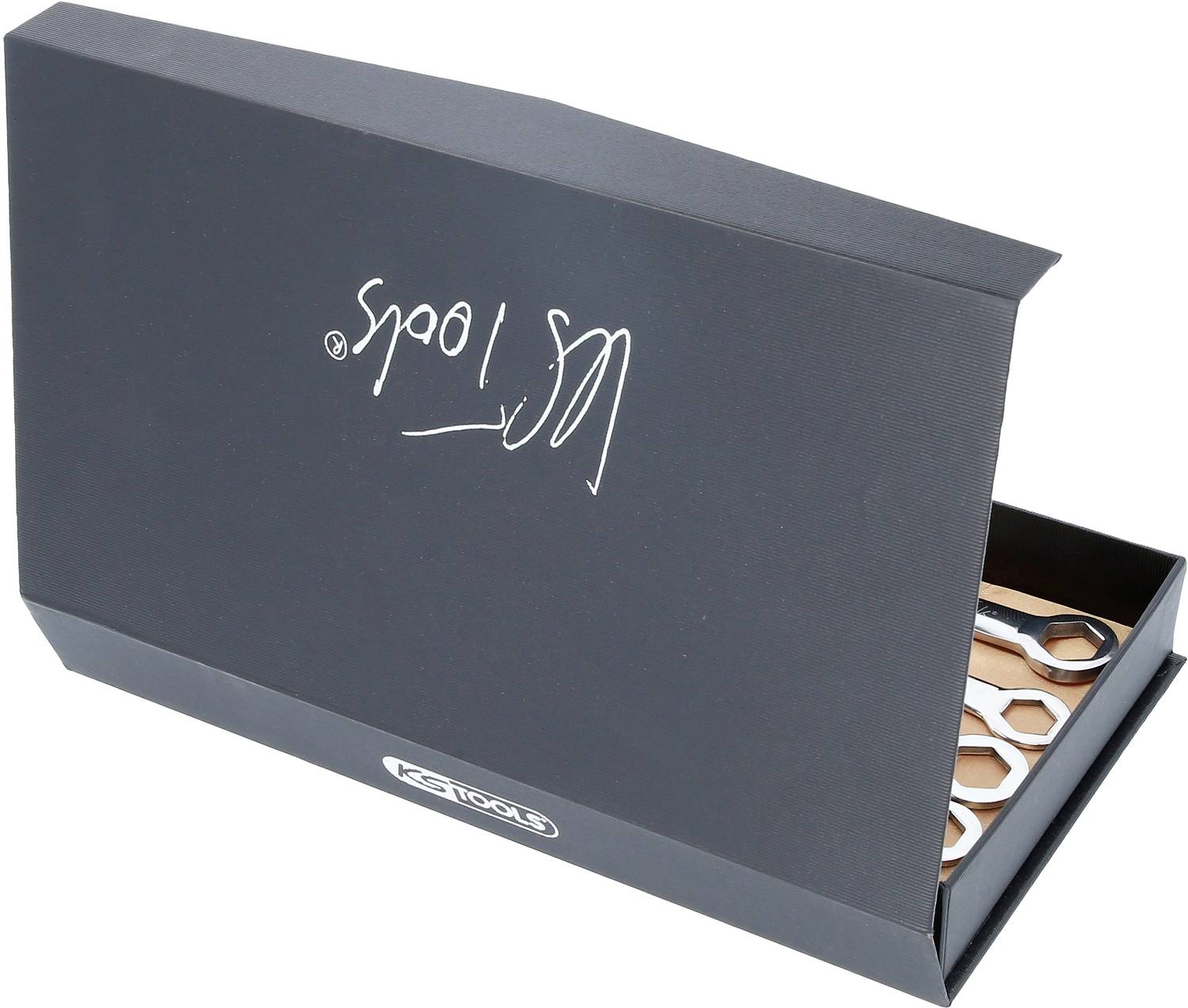 Schwarze Box mit Aufschrift 'KS Tools'. Teilweise geöffnet, zeigt eine Reihe von goldfarbenen Schraubenschlüsseln im Inneren.