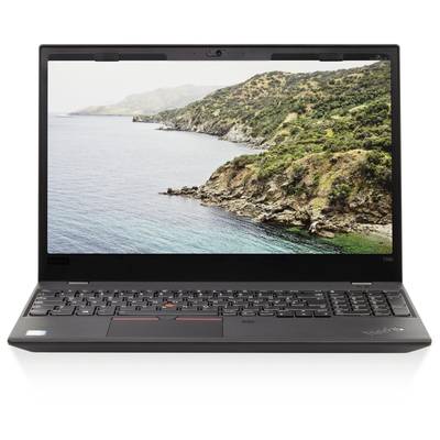 Ein Laptop mit geöffneter Bildschirm zeigt ein Küstenbild mit klarem Wasser und felsigen Hügeln im Hintergrund.