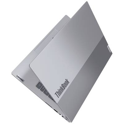 Ein silbergraues Notebook der Marke Lenovo ThinkBook, halb geöffnet, zeigt eine schlanke, moderne Gestaltung mit dem Markenlogo auf dem Deckel.
