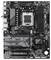 Ein schwarz-graues Mainboard mit mehreren PCIe-Steckplätzen, RAM-Steckplätzen und einem AMD Ryzen-Sockel. Anschlüsse für USB, Audio und Netzwerk sind vorhanden.
