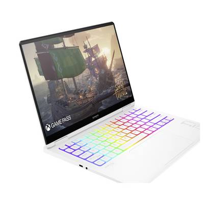 Ein Laptop mit farbenfroher Tastatur zeigt ein Videospiel mit Piratenschiffen auf dem Bildschirm.